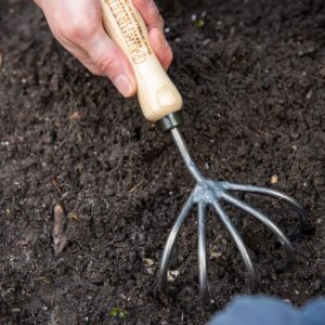 5-Tine Hand Cultivator (Short Handle) – Heavy-Duty Garden Tool