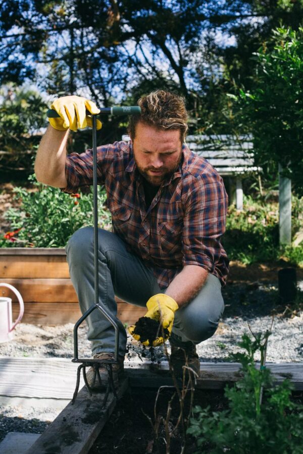 Manual Twist Tiller – Heavy-Duty Garden Soil Cultivator - Image 4